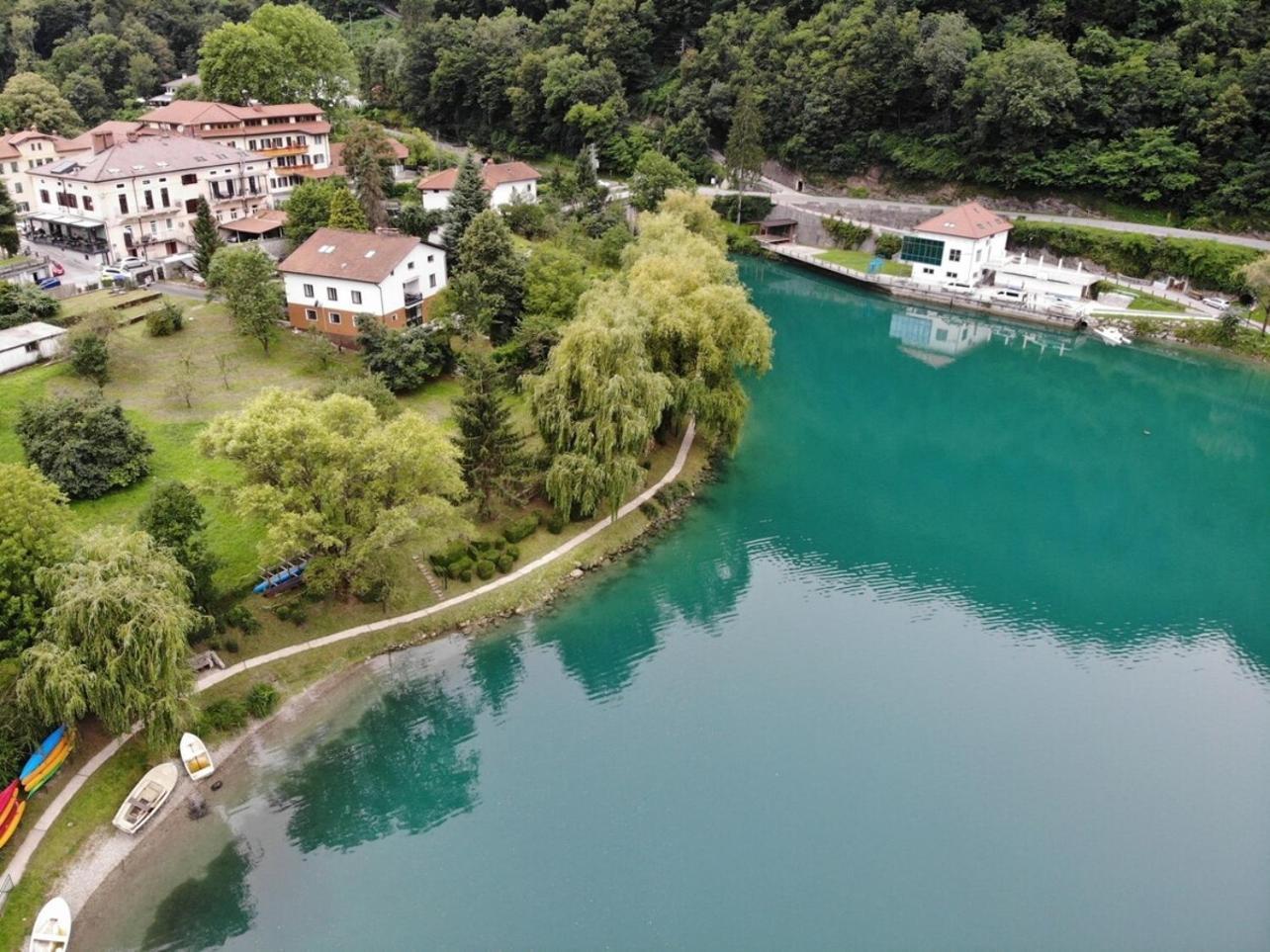 Vila Labod, Unique Villa At The Lake Most Na Soci Exterior photo